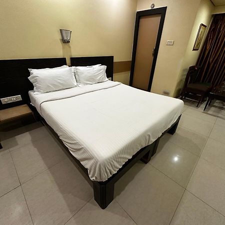 The Saffron Suites Sasupada Екстер'єр фото