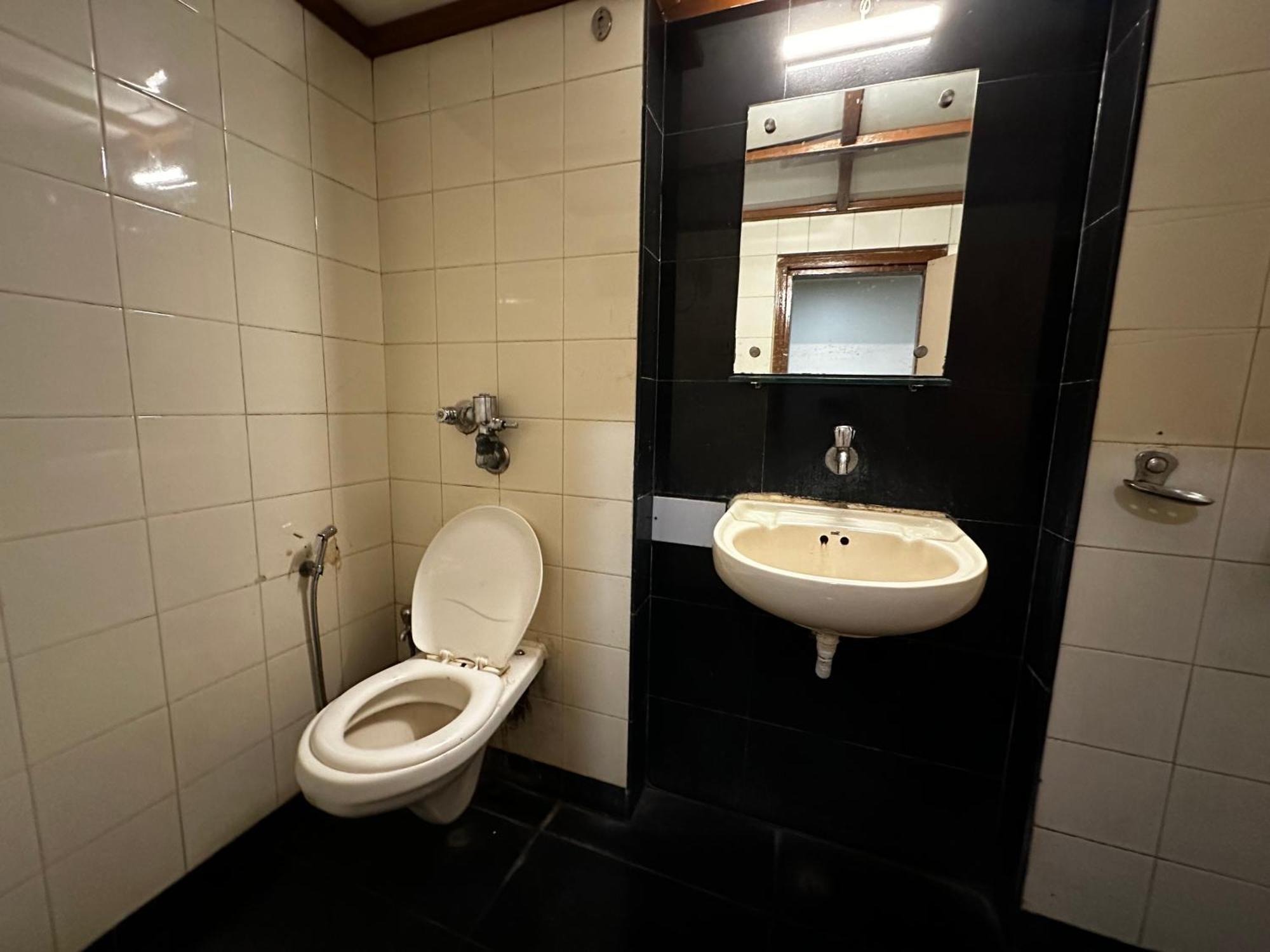 The Saffron Suites Sasupada Екстер'єр фото