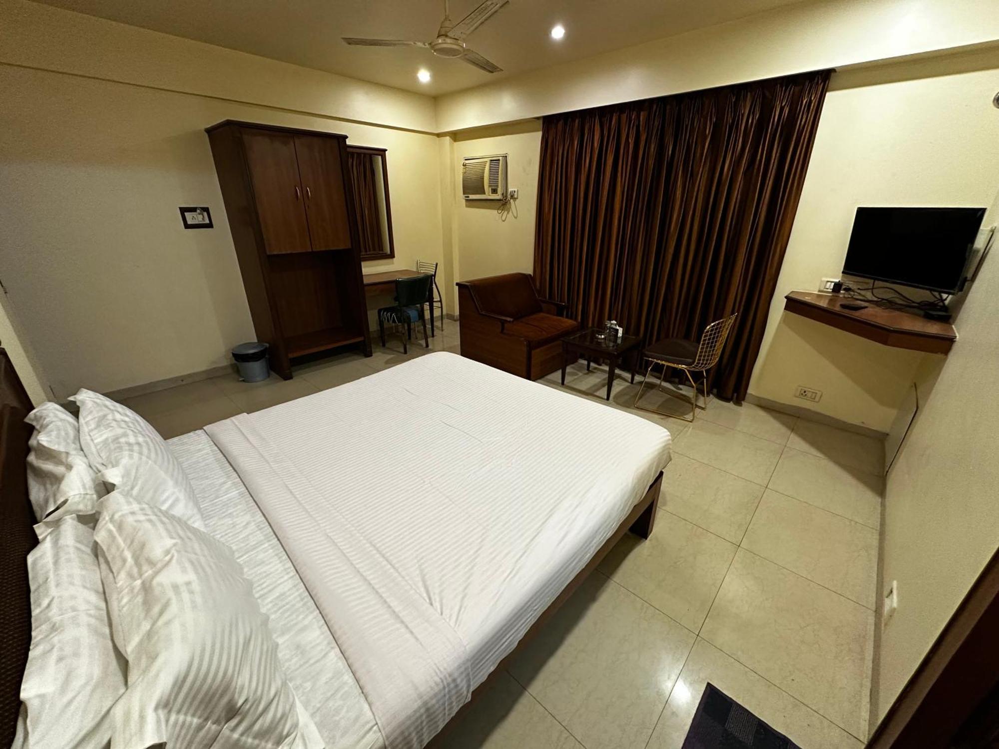 The Saffron Suites Sasupada Екстер'єр фото